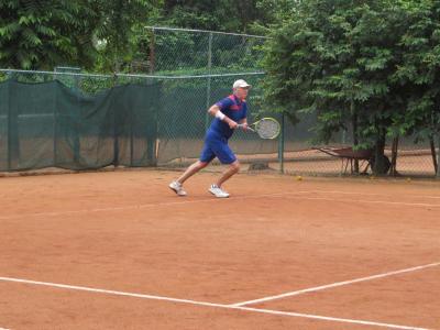 natural tennis court